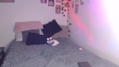 A N G E L A  E L L I S S   online show from September 15, 2025, 11:16 pm