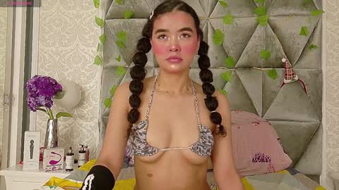 Angela online show from February 1, 2025, 12:58 pm