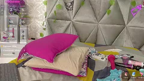 Angela online show from February 12, 2025, 7:02 pm