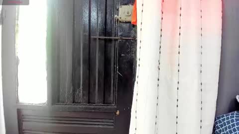 angela_nix online show from January 8, 2025, 9:23 pm