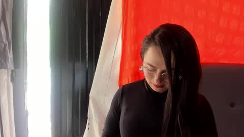 angela_nix online show from October 29, 2025, 3:36 pm