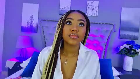 Angela Roberts online show from November 10, 2025, 4:11 am