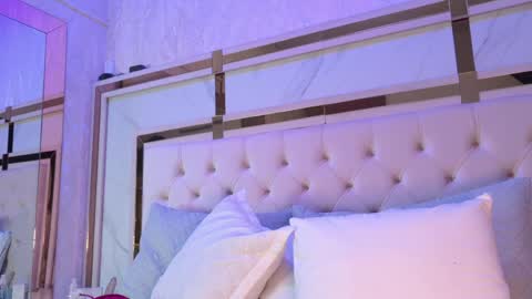 angela_white22 online show from April 19, 2026, 7:16 pm
