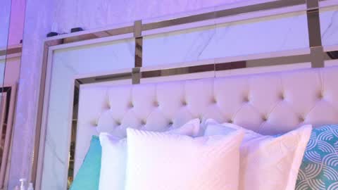 angela_white22 online show from April 20, 2026, 7:04 pm