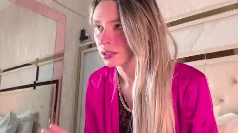 angela_white22 online show from May 5, 2026, 7:11 pm