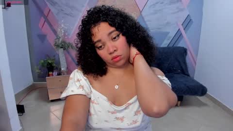 Snapshot of angelacoffee chatting on December 21, 2024, 2:41 am Angela online show from December 21, 2024, 2:41 am