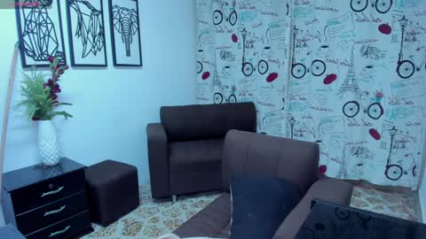 Snapshot of angelacoffee chatting on January 28, 2025, 8:57 am Angela online show from January 28, 2025, 8:57 am