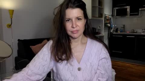 Angela online show from November 24, 2025, 8:08 pm