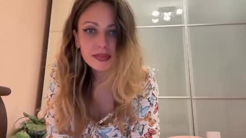 AngelAlexiss online show from September 21, 2025, 5:03 pm