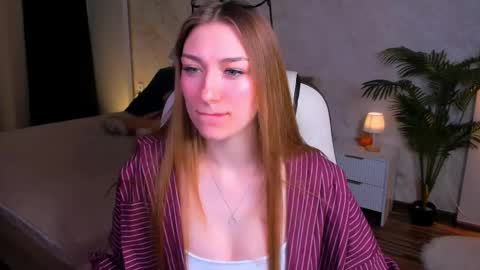 angelanabelle online show from December 17, 2025, 2:01 pm