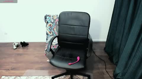 glow online show from December 14, 2025, 3:50 pm