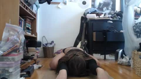 Fern4Ever online show from April 14, 2026, 8:37 pm