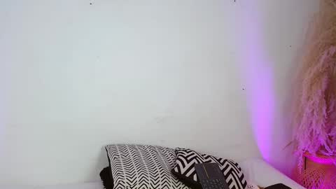 Angel online show from December 17, 2025, 4:46 pm