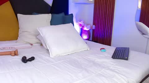 Angel online show from April 7, 2026, 4:24 am