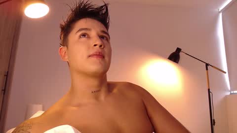 Angel online show from October 15, 2025, 8:09 pm