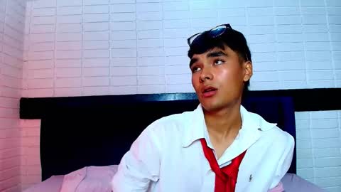 AngelduzZzt online show from October 15, 2025, 2:39 pm