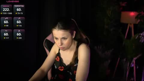 Snapshot of angeles_08 chatting on June 14, 2026, 10:39 am Angel online show from June 14, 2026, 10:39 am