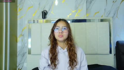 Snapshot of angeles_azul chatting on May 3, 2026, 4:46 pm angel online show from May 3, 2026, 4:46 pm
