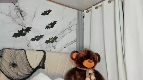 Snapshot of angeli_sexi chatting on October 23, 2025, 12:43 am Carolina online show from October 23, 2025, 12:43 am