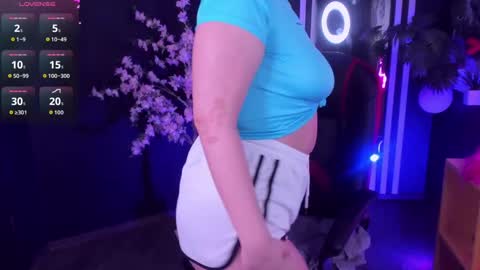 Snapshot of angelic_coy chatting on June 1, 2026, 11:01 am Angelic beauty online show from June 1, 2026, 11:01 am