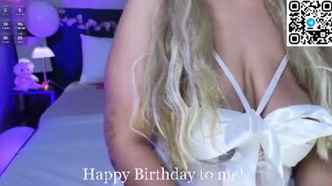 Snapshot of angelic_coy chatting on July 2, 2026, 12:00 pm Angelic beauty online show from July 2, 2026, 12:00 pm