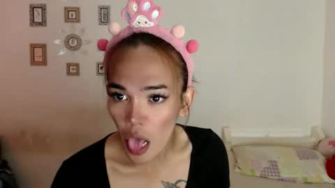 Yhanna online show from October 25, 2025, 12:02 pm