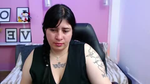 Snapshot of angelica_herrera chatting on November 26, 2025, 4:35 am Angelica online show from November 26, 2025, 4:35 am