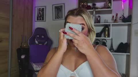 Snapshot of angelica_sparks chatting on July 14, 2026, 12:13 am Angelica Sparks online show from July 14, 2026, 12:13 am