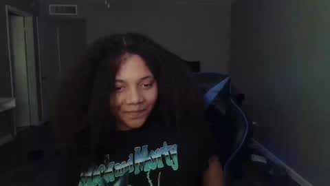 Snapshot of angelicaliusdomme chatting on October 11, 2025, 3:21 pm Alius Angelic online show from October 11, 2025, 3:21 pm