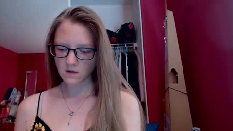 Snapshot of angelicangel3 chatting on September 30, 2025, 5:07 pm AngelicAngel online show from September 30, 2025, 5:07 pm