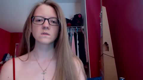 Snapshot of angelicangel3 chatting on October 8, 2025, 4:37 pm AngelicAngel online show from October 8, 2025, 4:37 pm