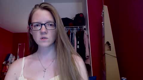 Snapshot of angelicangel3 chatting on October 27, 2025, 12:47 am AngelicAngel online show from October 27, 2025, 12:47 am