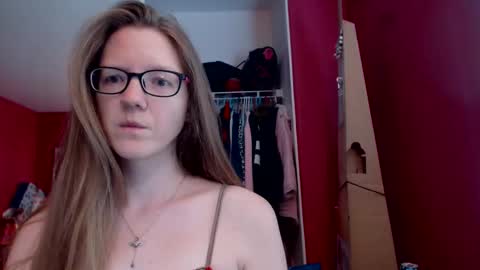 Snapshot of angelicangel3 chatting on October 28, 2025, 4:53 pm AngelicAngel online show from October 28, 2025, 4:53 pm