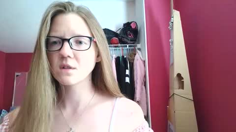 Snapshot of angelicangel3 chatting on December 20, 2025, 9:11 pm AngelicAngel online show from December 20, 2025, 9:11 pm