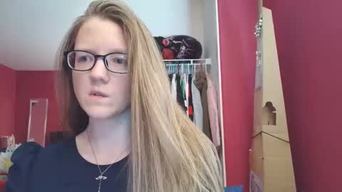 AngelicAngel online show from May 18, 2026, 7:41 pm