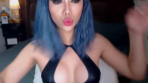 MS. AMALIA online show from February 21, 2025, 10:07 am