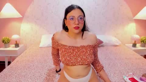 Snapshot of angelie_rosebrm chatting on February 28, 2026, 12:44 am Angelica online show from February 28, 2026, 12:44 am