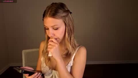 Snapshot of angelina_becker chatting on June 20, 2026, 12:58 am Angelina online show from June 20, 2026, 12:58 am