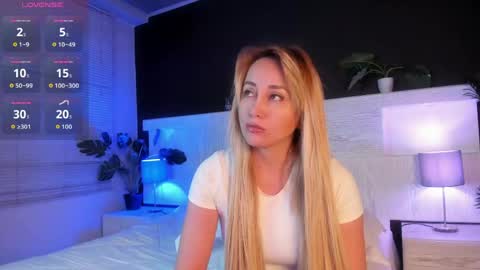 Snapshot of angelina_hilton chatting on June 8, 2026, 11:54 am angelina_hilton online show from June 8, 2026, 11:54 am