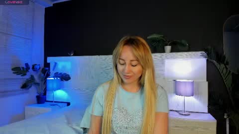 Snapshot of angelina_hilton chatting on June 30, 2026, 11:44 am angelina_hilton online show from June 30, 2026, 11:44 am
