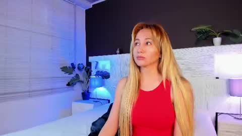 Snapshot of angelina_hilton chatting on July 6, 2026, 1:08 pm angelina_hilton online show from July 6, 2026, 1:08 pm