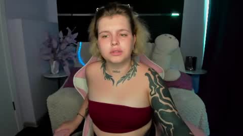 Snapshot of angelina_meaw chatting on August 3, 2026, 8:24 am angelina_meaw online show from August 3, 2026, 8:24 am