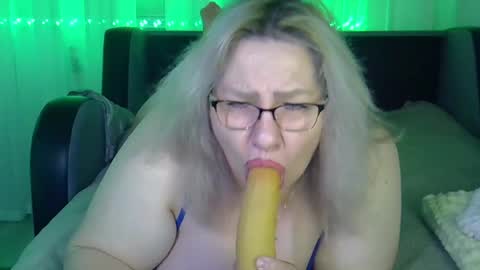 Snapshot of angelinaglam chatting on May 28, 2026, 7:11 pm AngelinaGlam online show from May 28, 2026, 7:11 pm