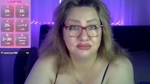 Snapshot of angelinaglam chatting on July 21, 2026, 9:33 am AngelinaGlam online show from July 21, 2026, 9:33 am