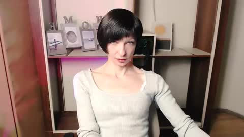 Angelina online show from November 19, 2025, 7:30 am