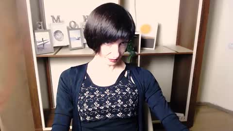 Angelina online show from December 2, 2025, 7:36 am