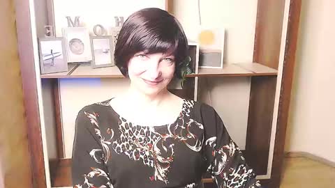 Snapshot of angelinalov_ chatting on April 24, 2026, 10:39 am Angelina online show from April 24, 2026, 10:39 am