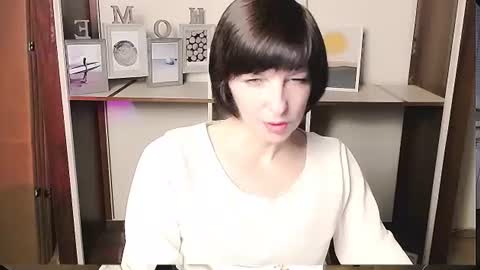 Snapshot of angelinalov_ chatting on June 22, 2026, 9:06 am Angelina online show from June 22, 2026, 9:06 am