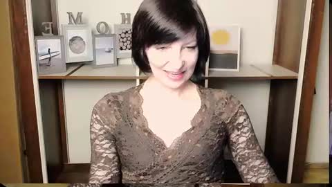 Snapshot of angelinalov_ chatting on July 22, 2026, 7:44 am Angelina online show from July 22, 2026, 7:44 am