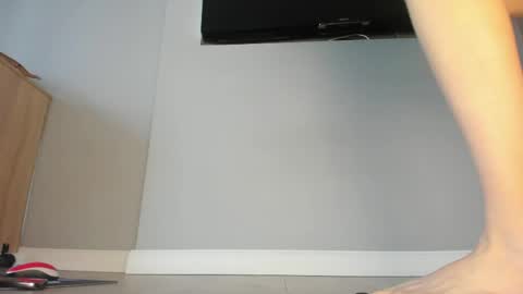 angelinamoore281 online show from April 8, 2026, 4:01 am